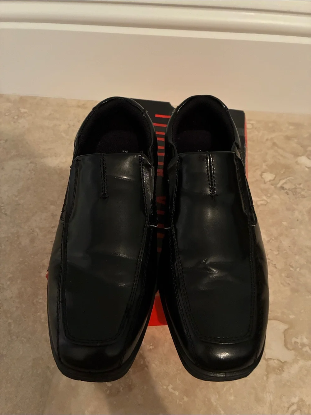 Deer Stags Black Slip-On Dress Shoes “Wise” size 2.5 M